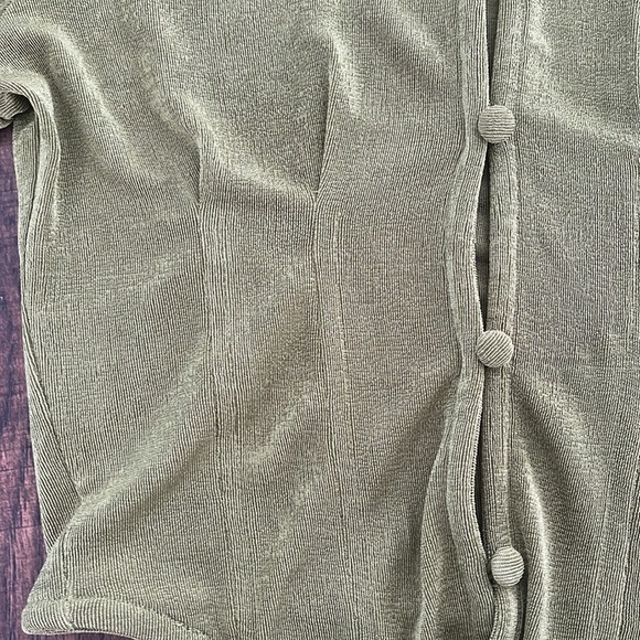 NWT Beyond the Sea Amelia Button Up Top in Green - Picture 4 of 6